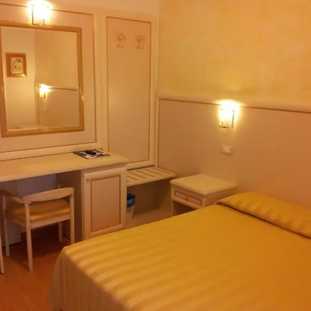 Mayer Hotel 3*