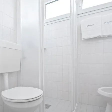 梅尔酒店 比比翁